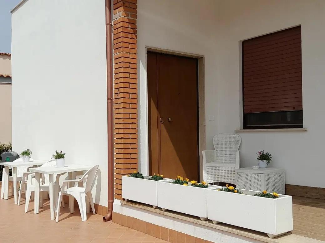 Guest House Al Mare Civitavecchia Luaran gambar